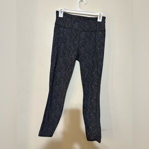 Athleta Women's Black/White Print 7/8 Lightning Static Leggings Size M (8)